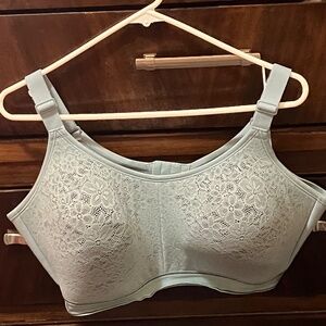 Cacique scoop neck lightly lined cotton no-wire bra, 40DDD.